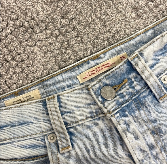 Levi’s 70’s high rise slim straight size 25 light wash denim - Picture 3 of 5